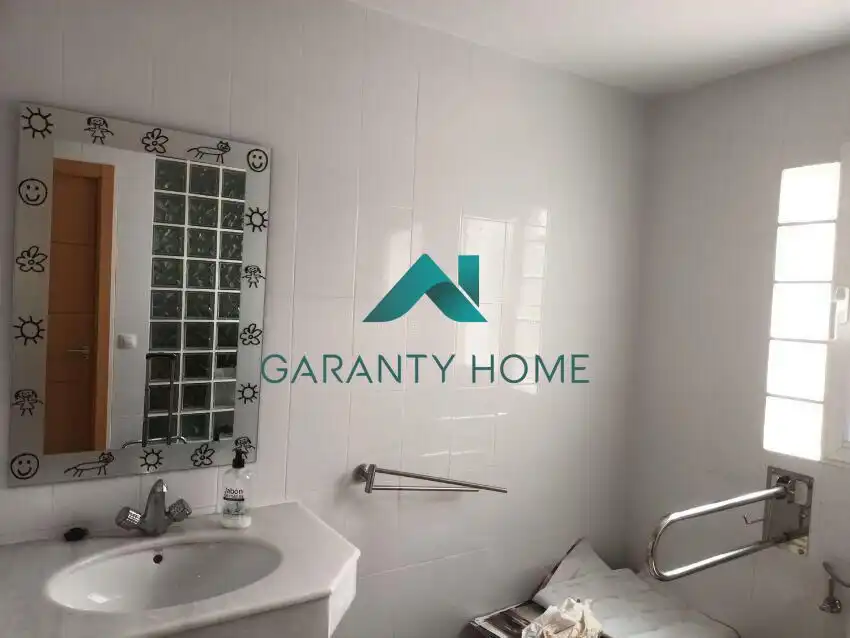 Badezimmer von Büro zum Verkauf in Torremolinos mit Klimaanlage und Heizung