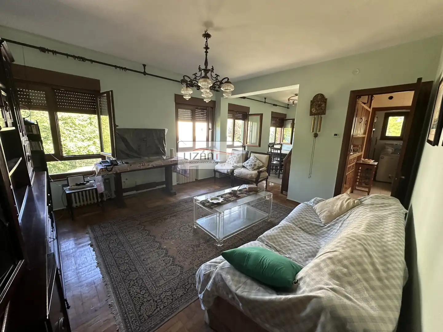 Sala d'estar de Casa o xalet en venda en Siero amb Calefacció i Parquet
