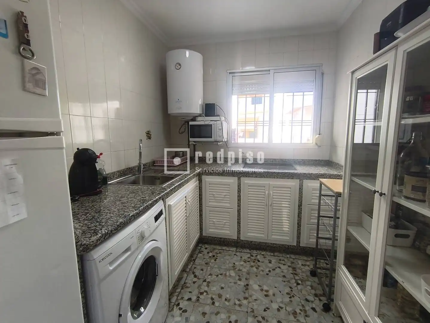 Cuina de Pis en venda en Sevilla amb Aire condicionat, Calefacció i Terrassa