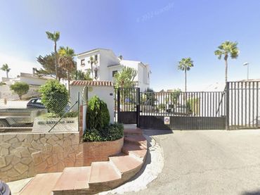 Baixos amb jardí en venda a Calle AZOR DEL COTO