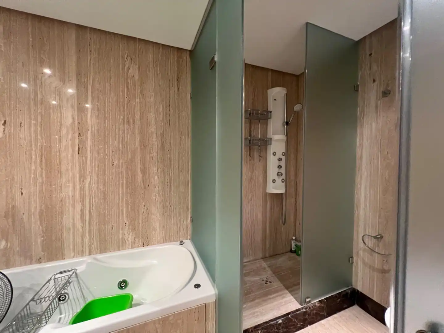 Bathroom of Flat for sale in Estepona  with Air Conditioner, Private garden and Terrace