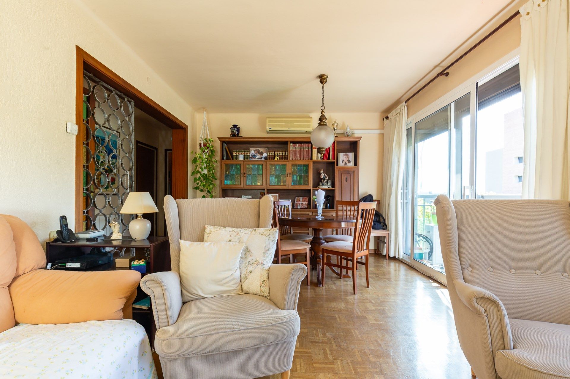 Sala de estar de Piso en venta en  Barcelona Capital con Aire acondicionado, Calefacción y Balcón