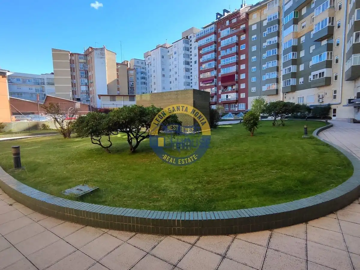 Office for rent in San Claudio - La Chantría