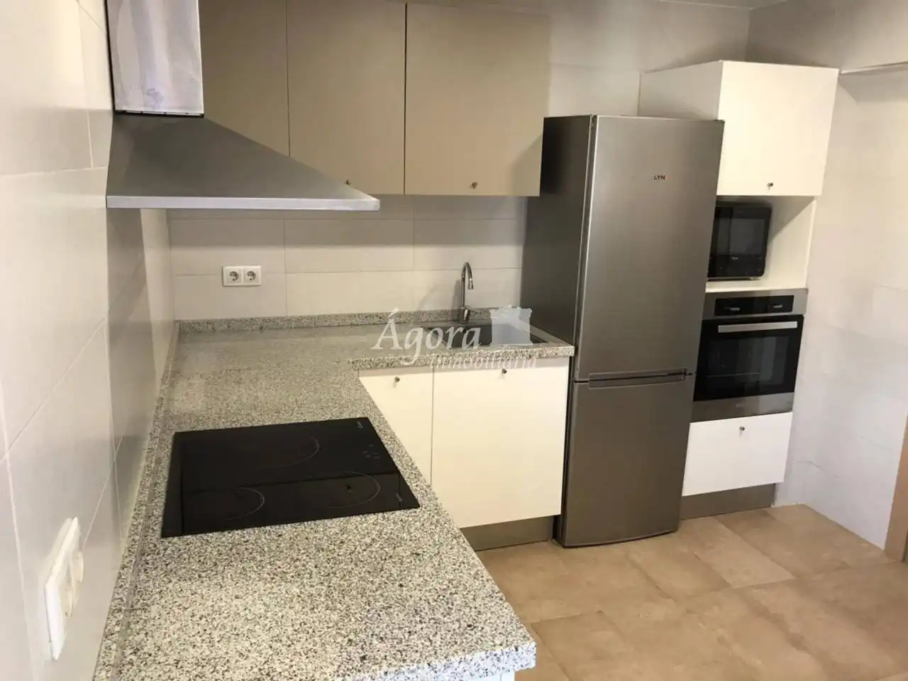 Appartamento con ascensore in affitto a Calle Madre de Dios 12