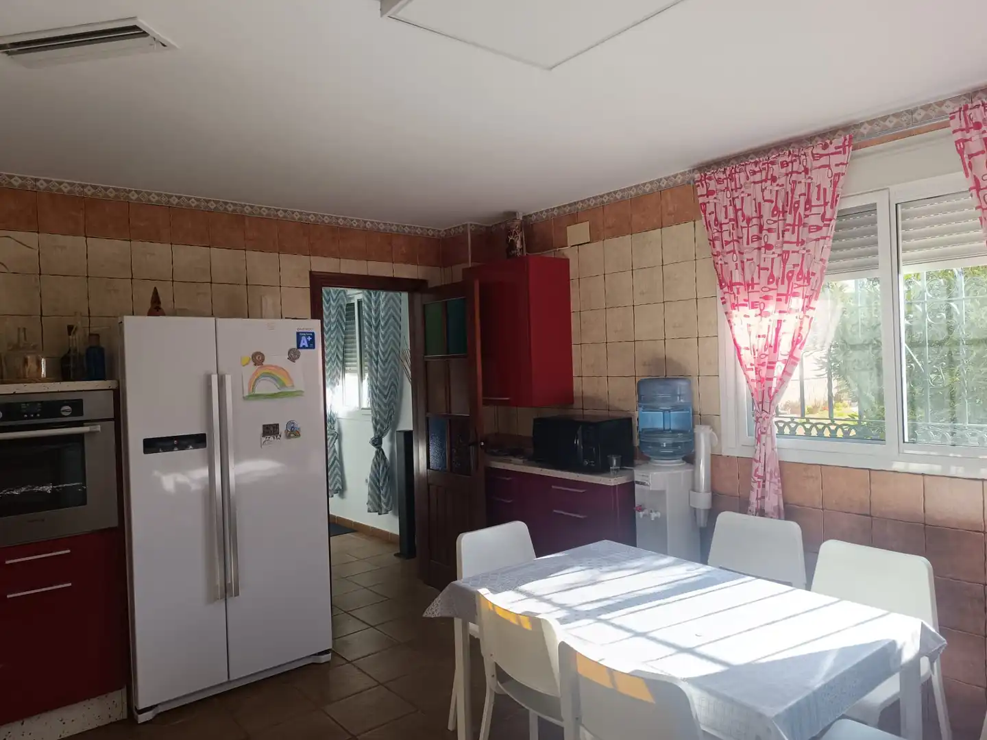 Cuina de Casa o xalet en venda en Alcalá de Guadaira amb Aire condicionat, Calefacció i Jardí privat