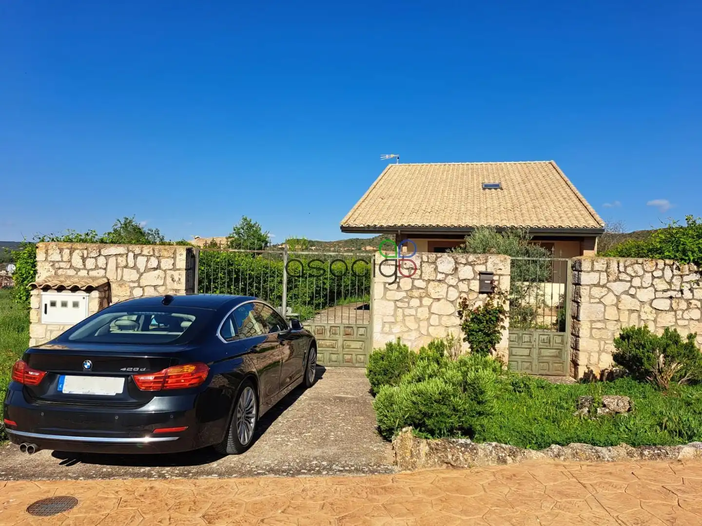 Vista exterior de Casa o chalet en venta en Solanillos del Extremo con Calefacción, Trastero y Piscina
