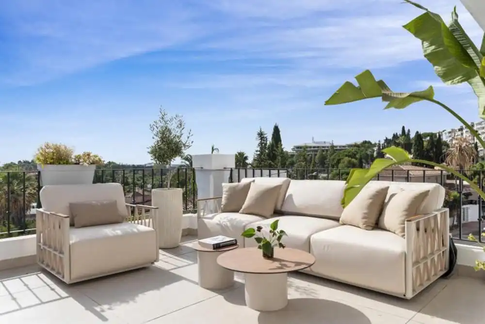 Ático con piscina en venta en Nueva Andalucía, imagen 3