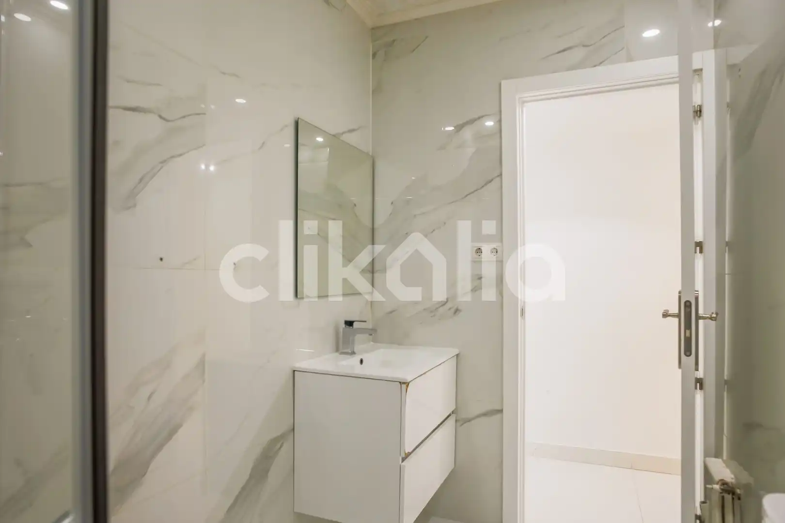 Baño de Piso en venta en Madrid con Aire acondicionado, Calefacción y Terraza