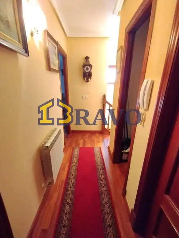 Casa adosada en venta en Medina de Pomar con Calefacción, Jardín privado y Terraza