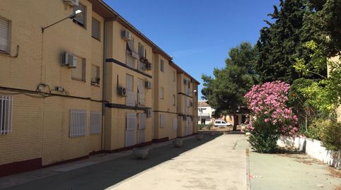 Foto 2 de Piso en venta en C/ José María Pereda, Arrayanes, Linares