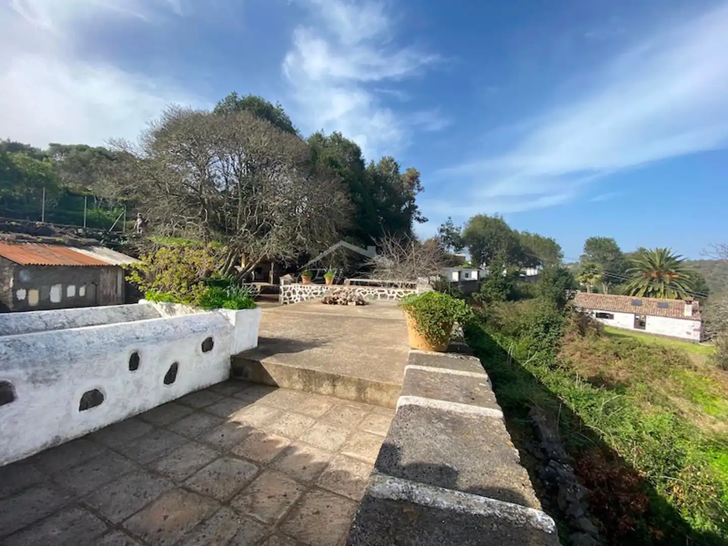 Vista exterior de Casa o xalet en venda en El Tanque amb Jardí privat, Terrassa i Traster