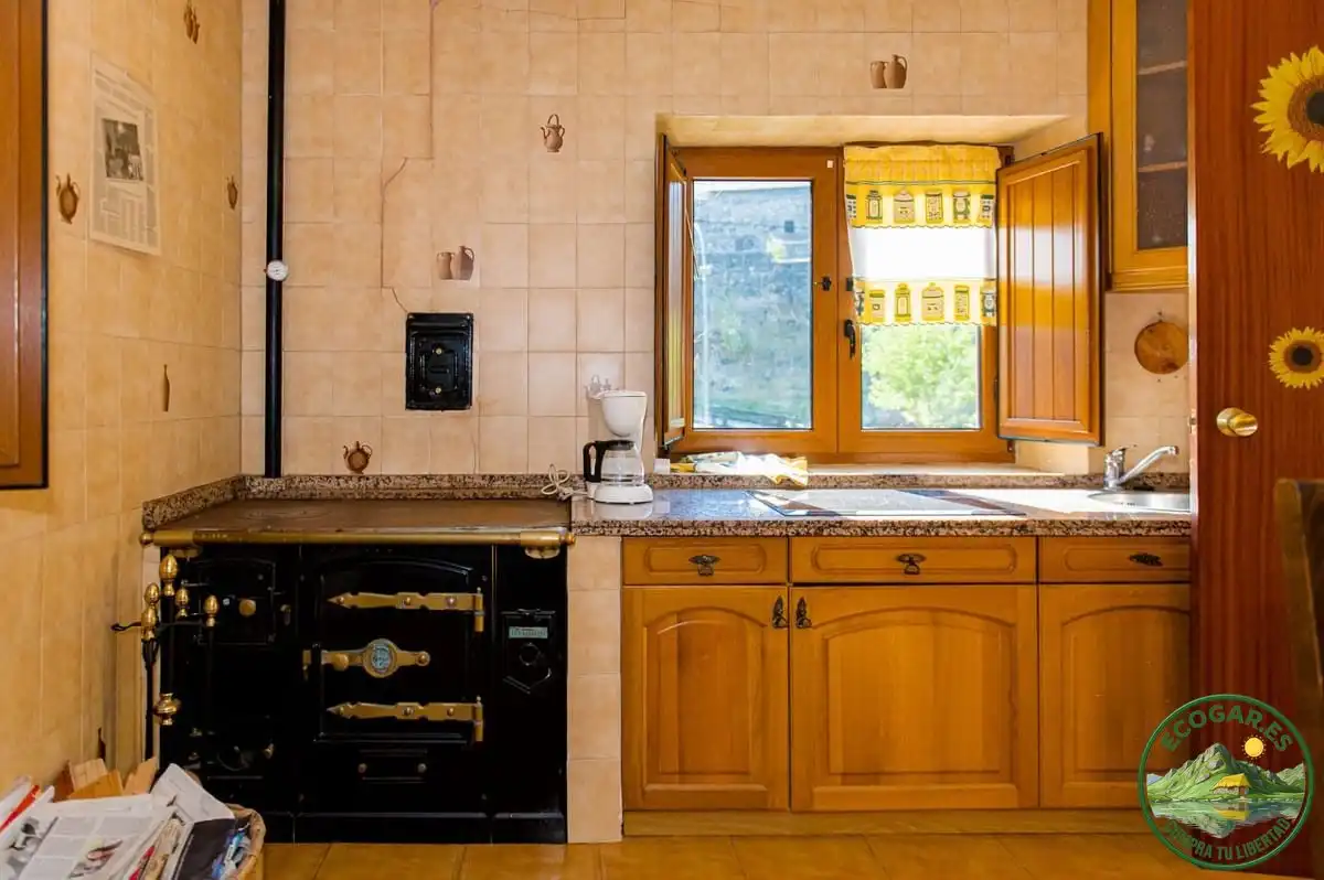 Cocina de Casa o chalet en venta en Cabrillanes con Calefacción, Trastero y Amueblado