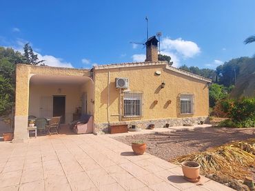 Xalet en venda a Hondón de las Nieves / El Fondó de les Neus