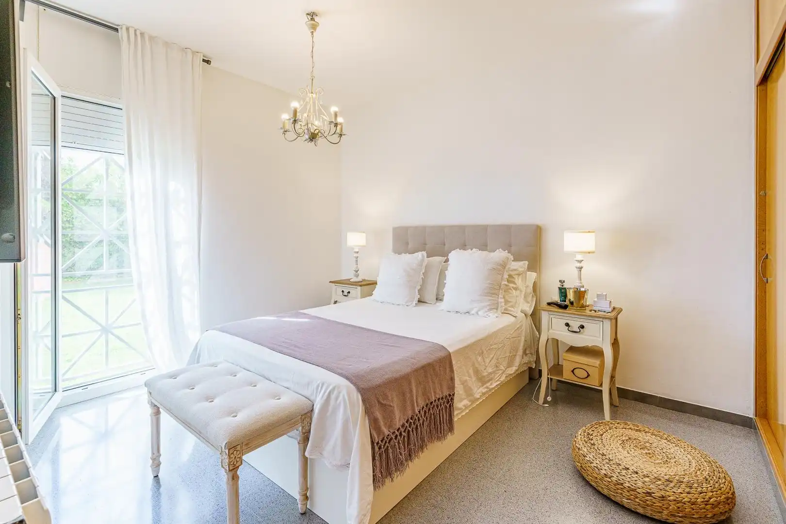 Schlafzimmer von Erdgeschoss zum Verkauf in Sitges mit Heizung, Privatgarten und Terrasse