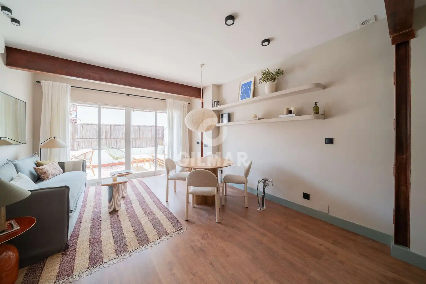 Sala de estar de Ático en venta en  Madrid Capital con Calefacción y Balcón