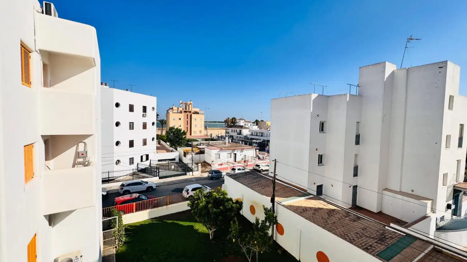 Vista exterior de Pis en venda en Sanlúcar de Barrameda amb Aire condicionat, Calefacció i Terrassa