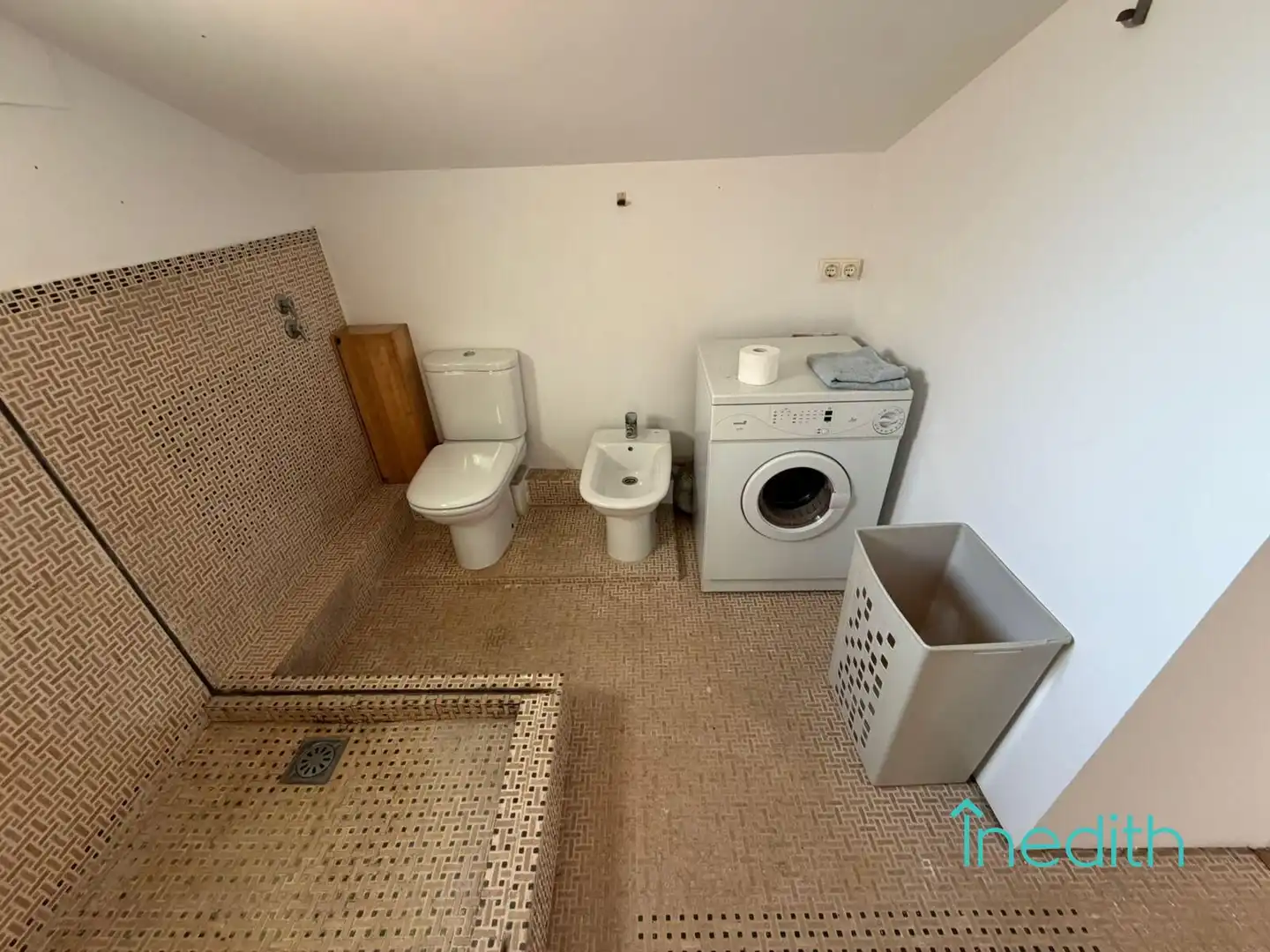 Bathroom of Houses for sale in Castelldefels  with Air Conditioner, Heating and Private garden
