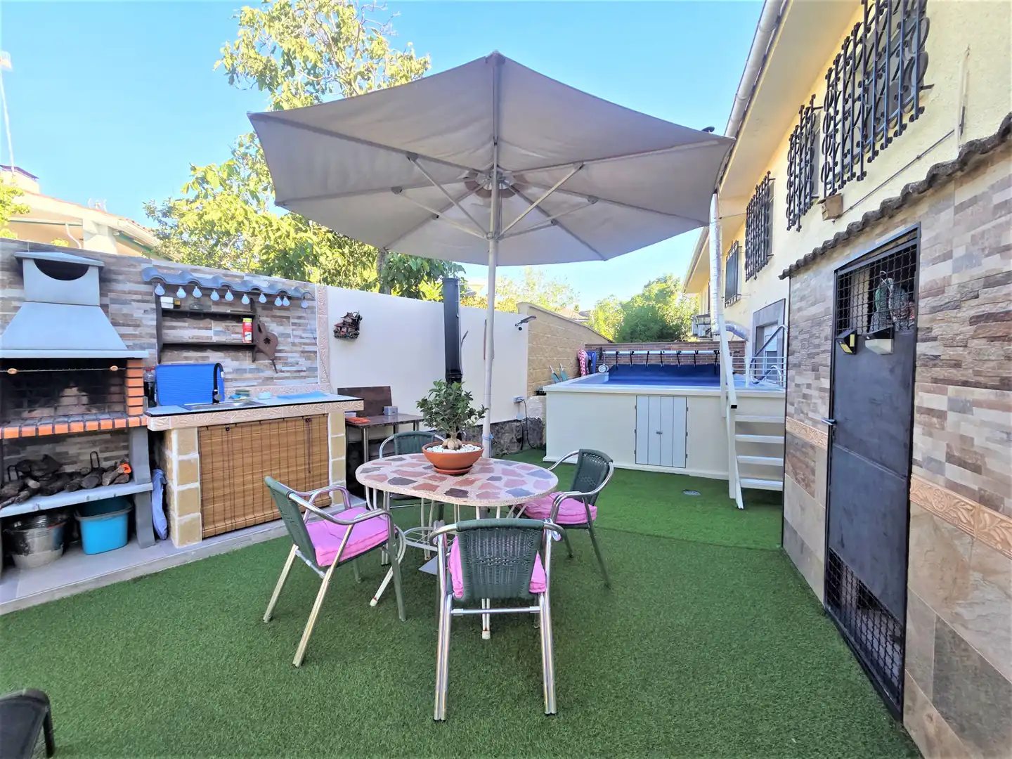 Terrace of Detached homes for sale in Navalagamella  with Air Conditioner, Heating and Private garden
