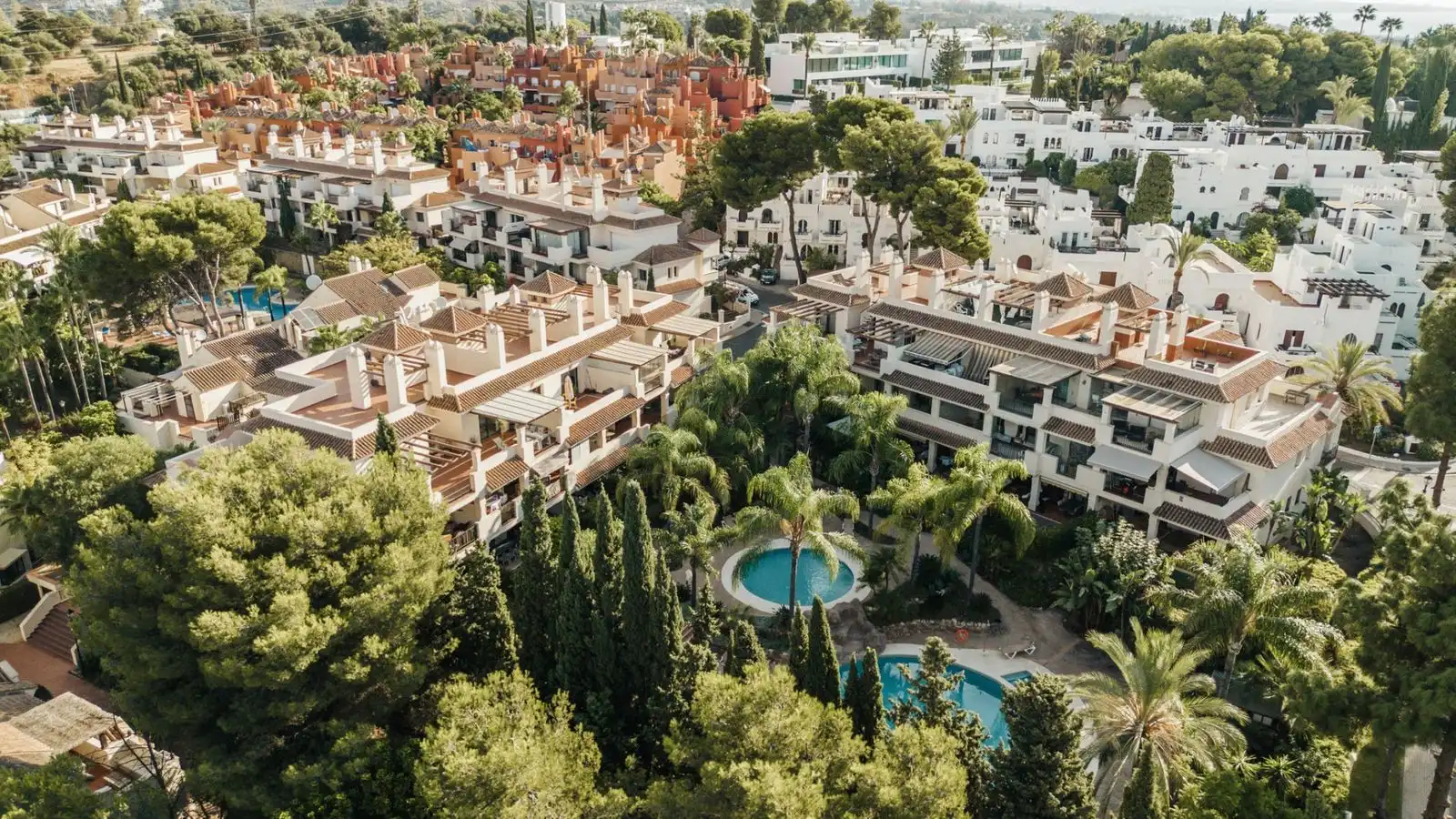 Vista exterior de Apartament en venda en Marbella amb Aire condicionat, Terrassa i Traster