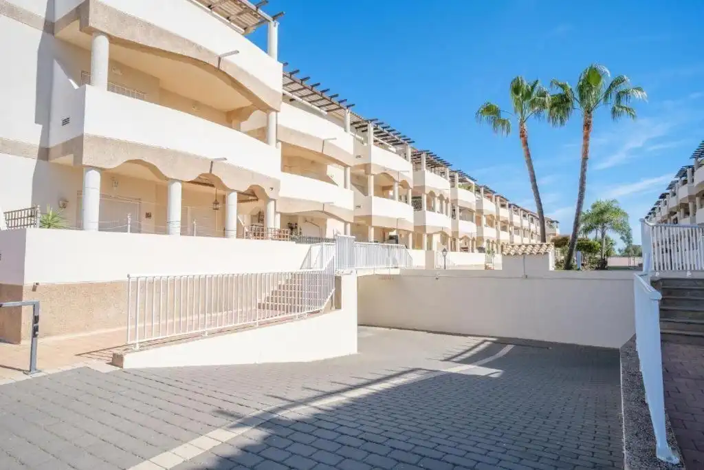 Vista exterior de Apartamento de alquiler en Vinaròs con Calefacción, Terraza y Amueblado