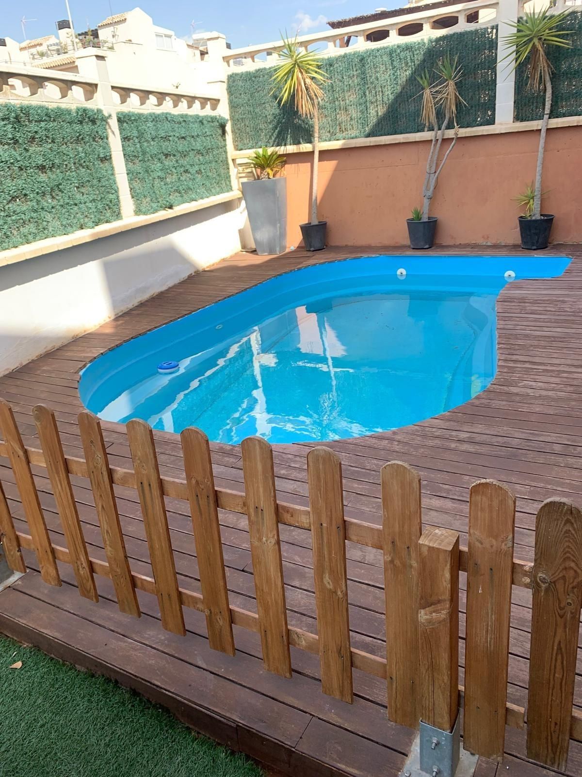 Piscina de Casa o xalet de lloguer en  Almería Capital