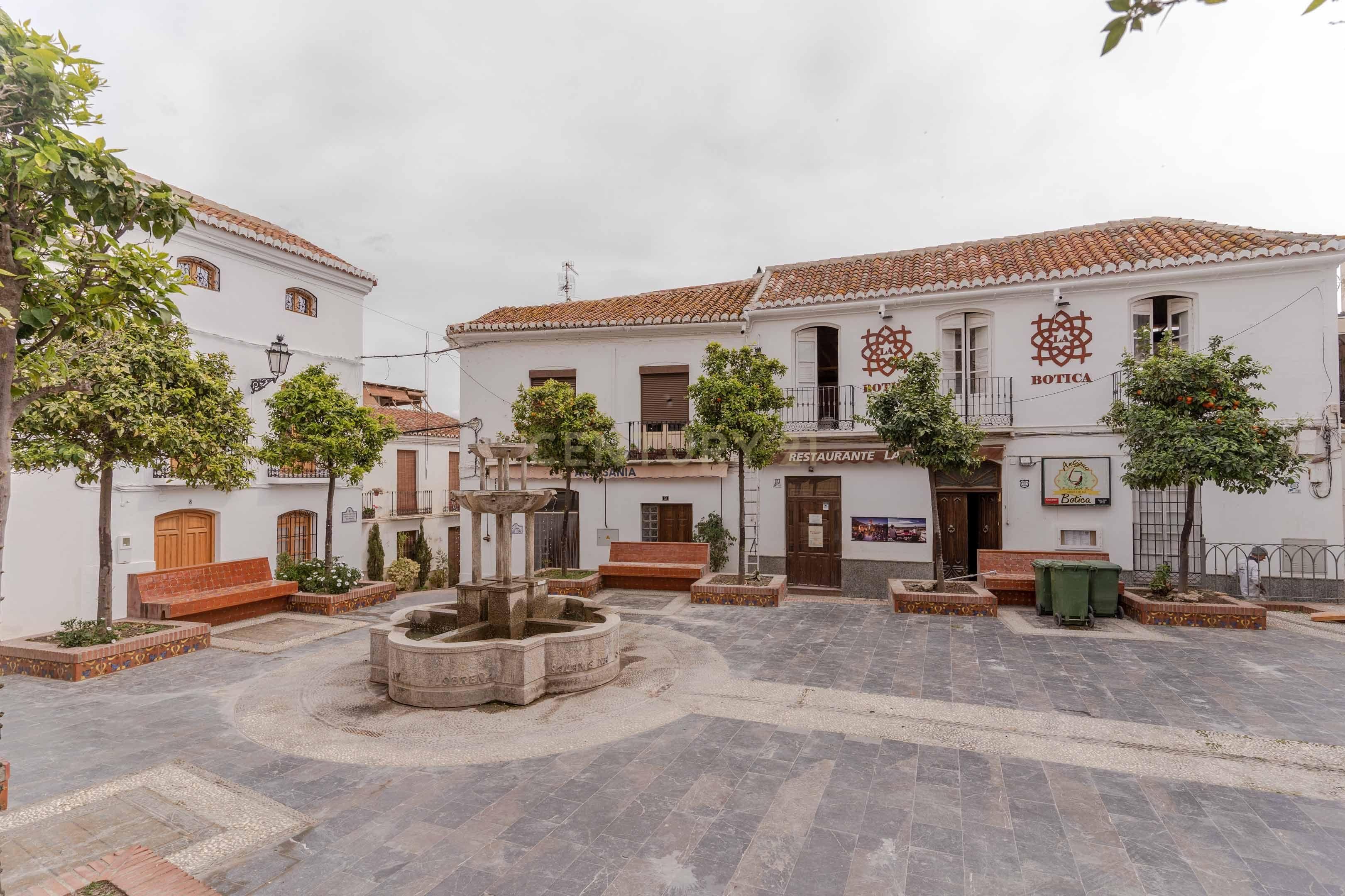 Vista exterior de Casa o xalet en venda en Salobreña amb Traster