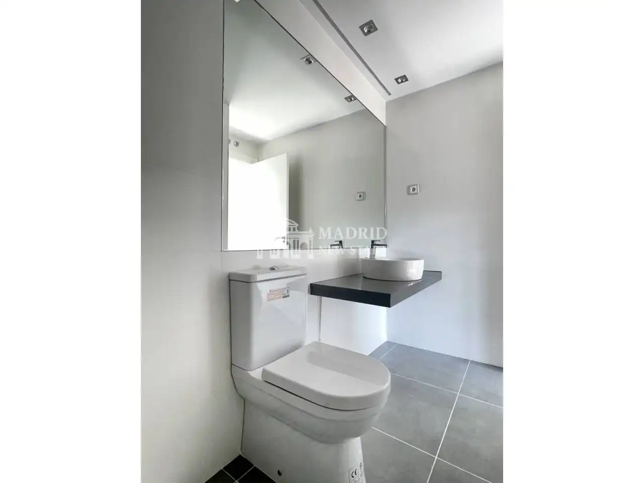 Baño de Ático de alquiler en Madrid con Aire acondicionado, Calefacción y Terraza