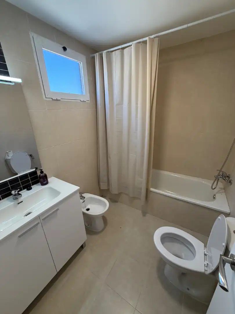 Badezimmer von Wohnung zur Miete in Almazora / Almassora mit Klimaanlage, Heizung und Abstellraum