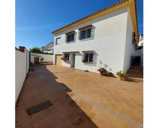 Vista exterior de Casa o xalet en venda en Manilva amb Terrassa