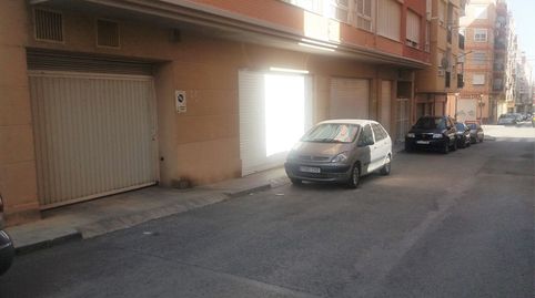 Foto 2 de Garaje en venta en Colon, 28, Requena, Valencia