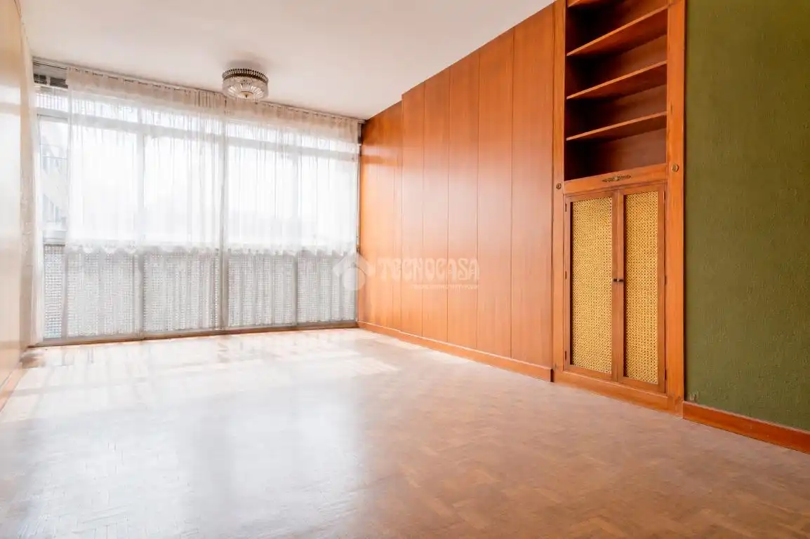 Habitación de Piso en venta en Madrid con Calefacción y Terraza