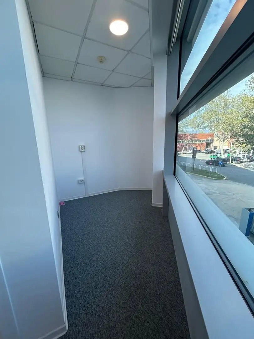 Büro zur Miete in Sant Adrià de Besòs mit Klimaanlage, Heizung und Terrasse