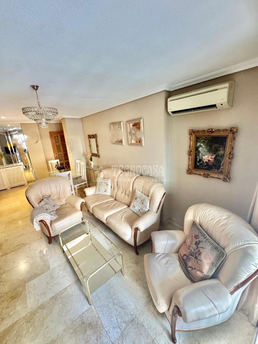 Sala d'estar de Pis en venda en Fuenlabrada amb Aire condicionat, Calefacció i Terrassa