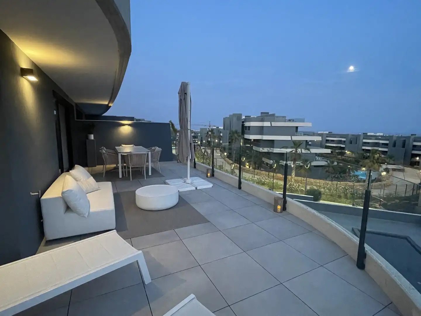 Apartamento con terraza en alquiler en Selwo, imagen 6