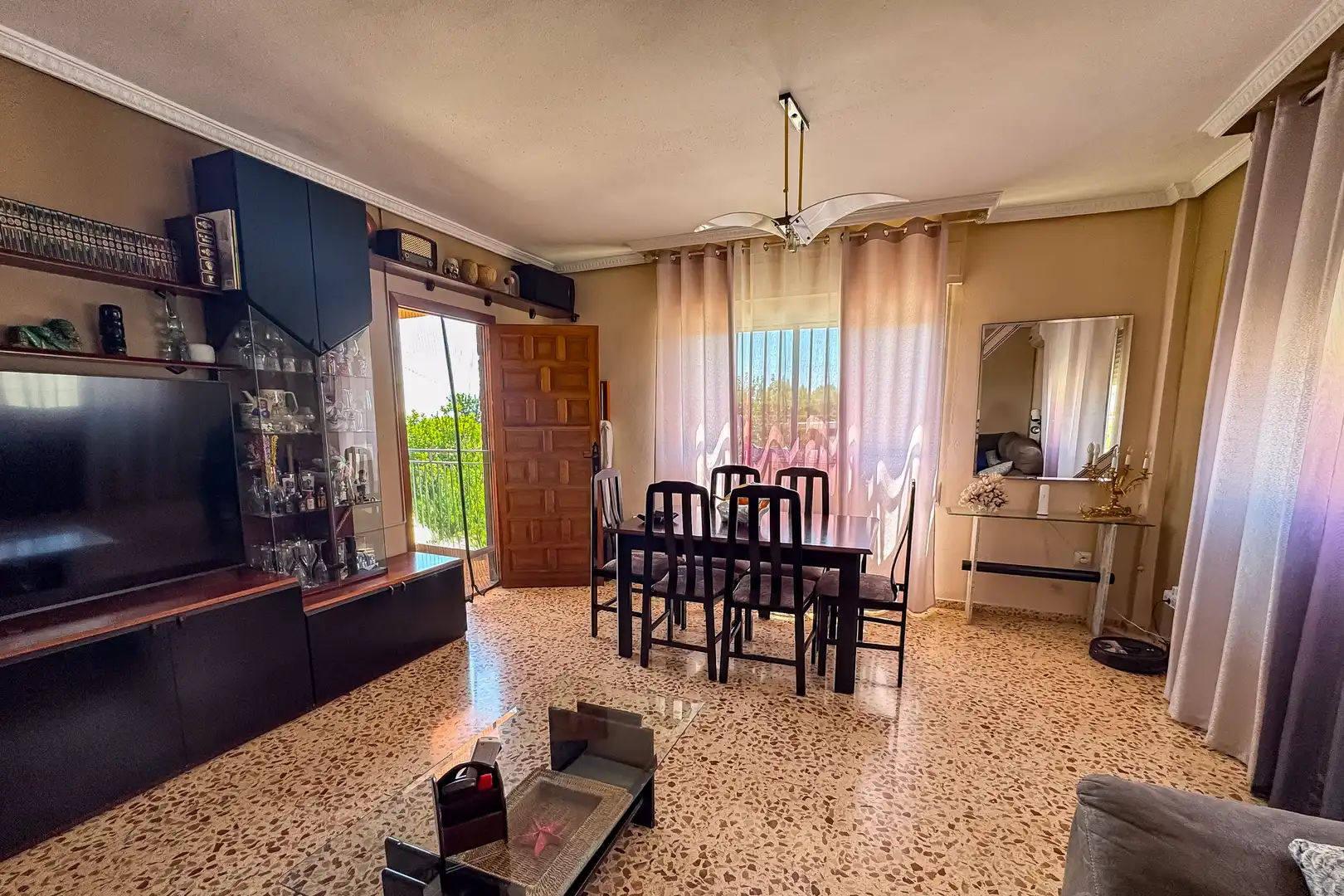 Sala d'estar de Casa o xalet en venda en Torrent amb Aire condicionat, Terrassa i Traster