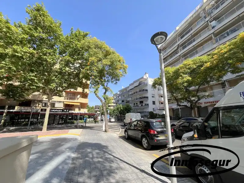 Business premises for sale in Carrer de Barbastre, imagen 17