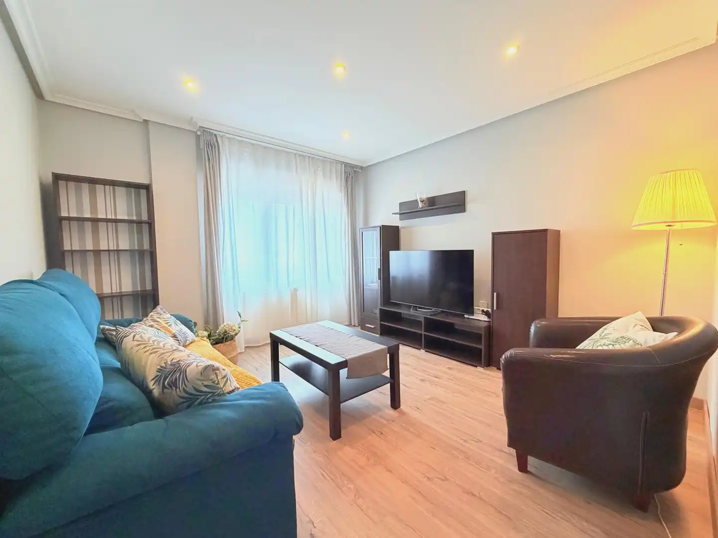 Sala de estar de Piso en venta en Gijón  con Calefacción y Amueblado