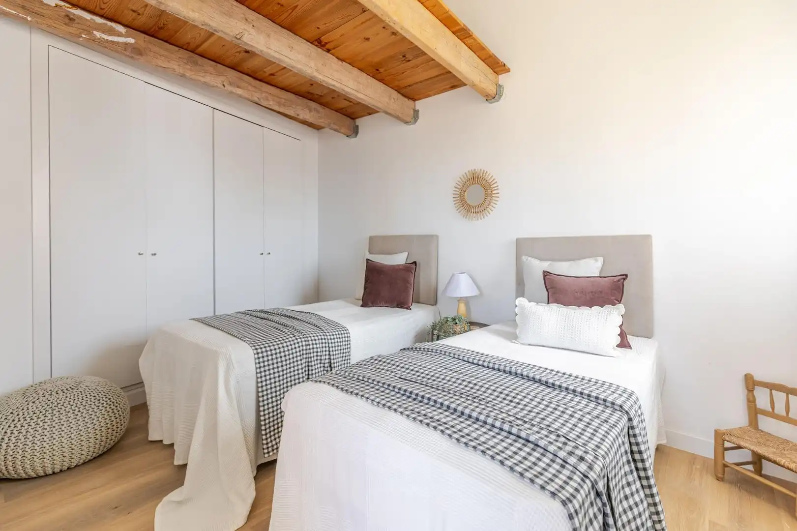 Schlafzimmer von Einfamilien-Reihenhaus zum Verkauf in Gilet mit Terrasse, Abstellraum und Balkon