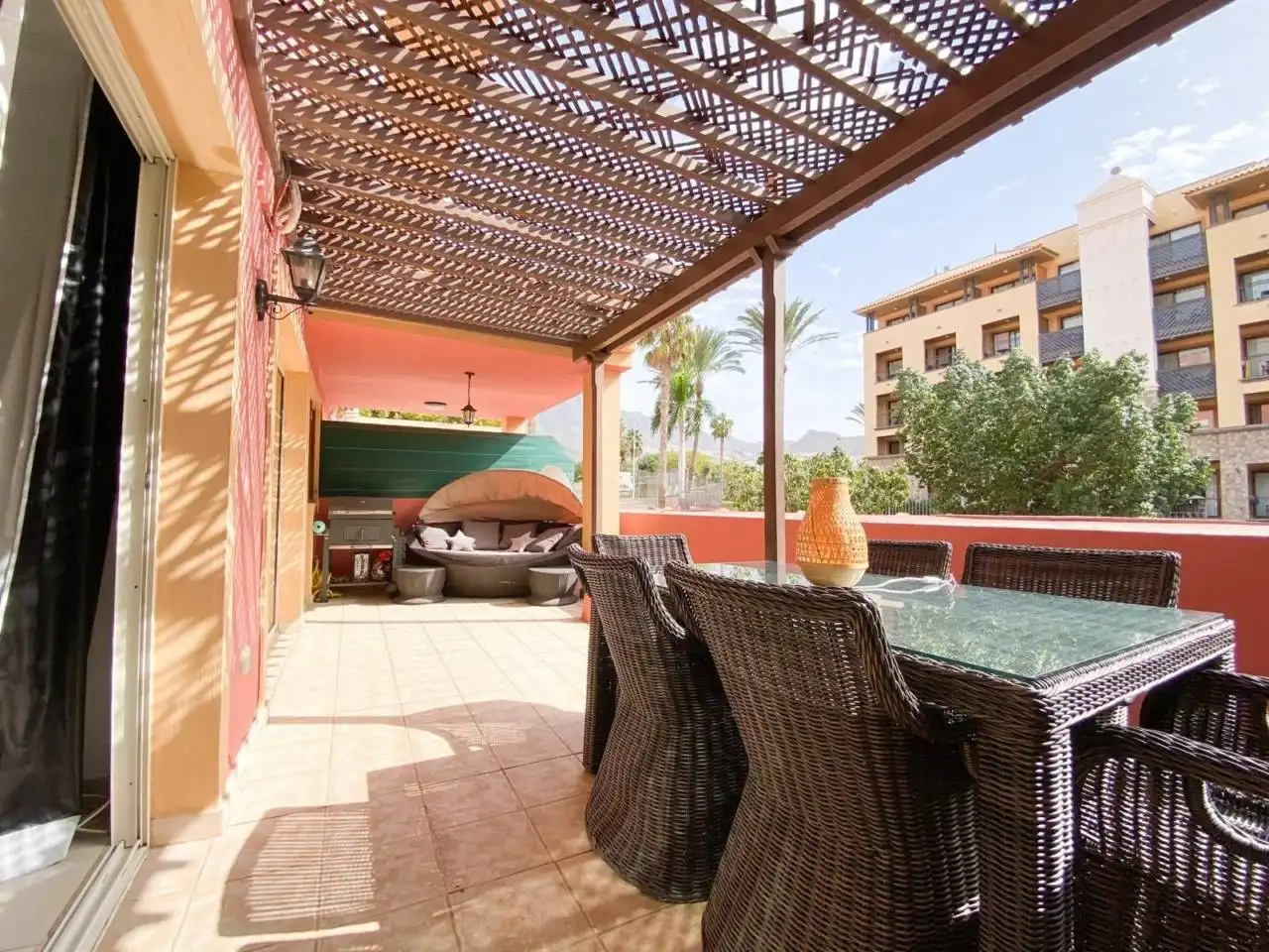 Terraza de Apartamento en venta en Adeje con Amueblado y Piscina comunitaria