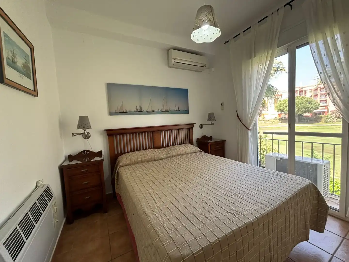 Habitación de Casa adosada en venta en Islantilla con Aire acondicionado, Terraza y Trastero