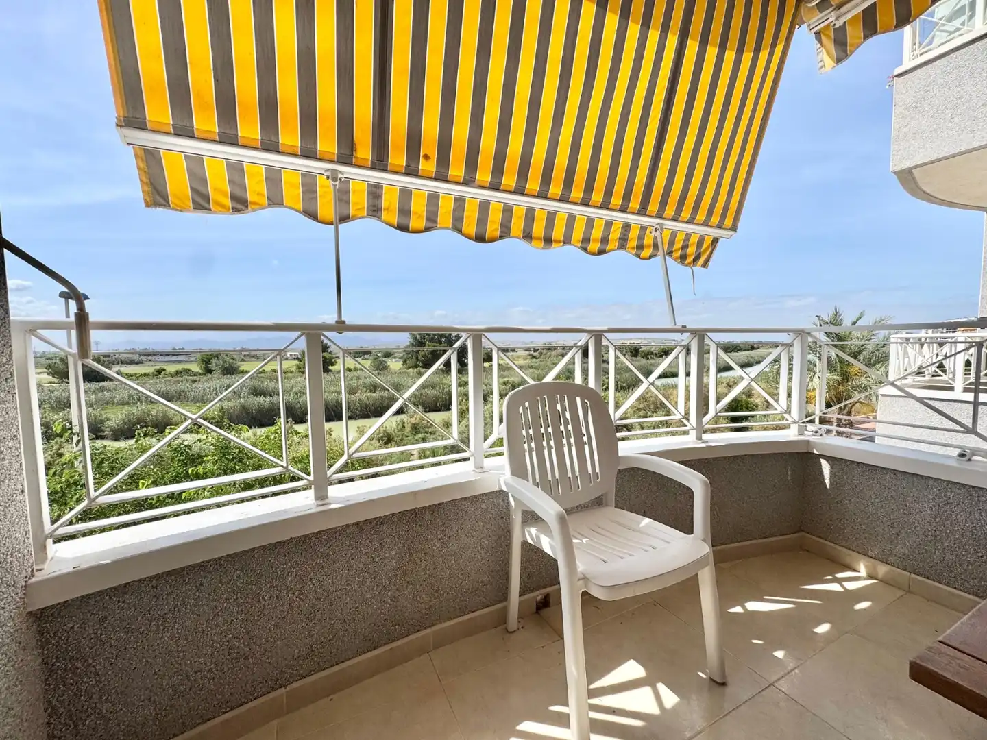 Terrasse von Wohnungen zur Miete in Guardamar del Segura mit Klimaanlage, Heizung und Schwimmbad