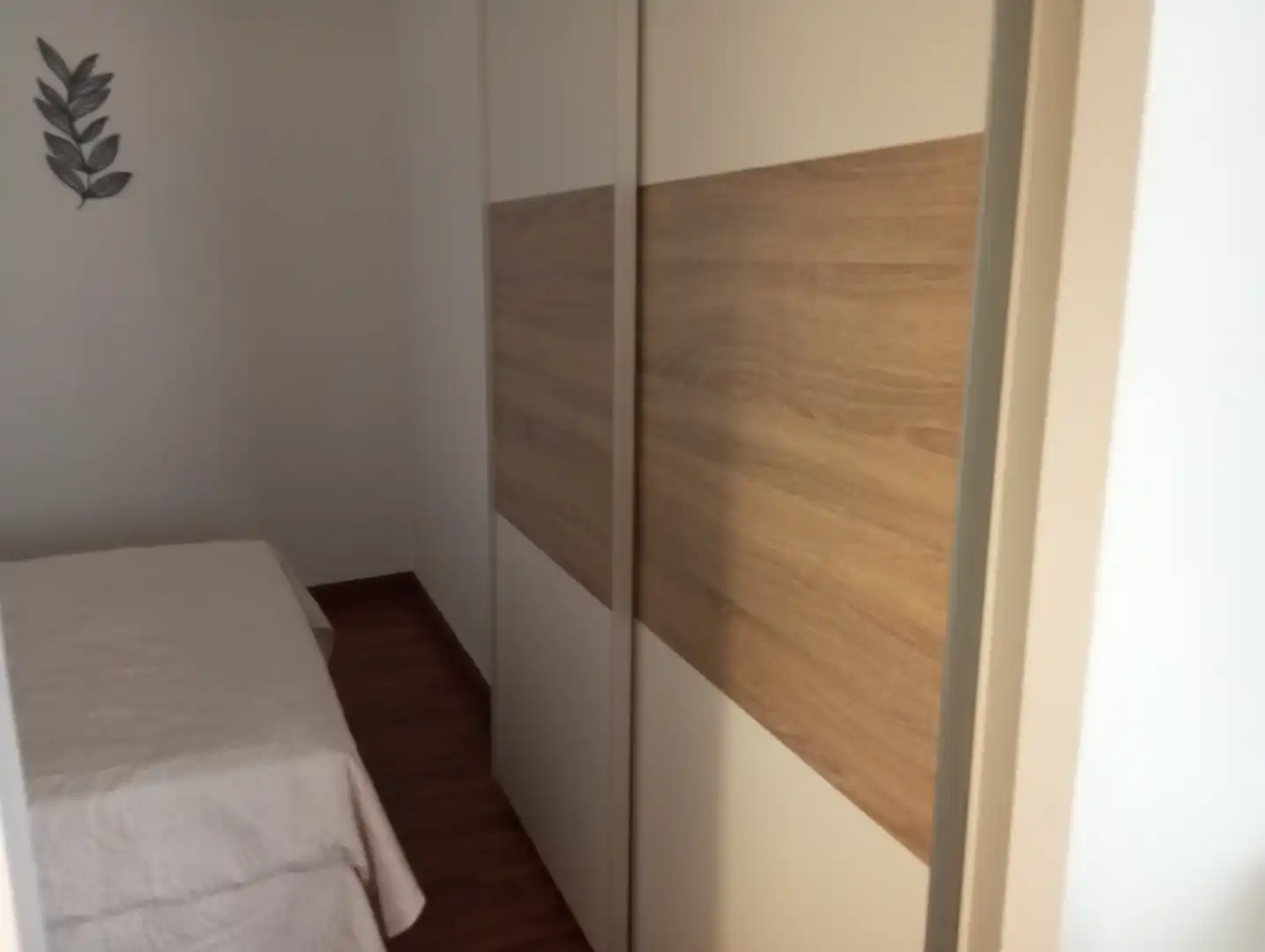Habitación de Apartamento en venta en Vigo  con Parquet, Amueblado y Lavadora