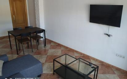 Living room of Flat to rent in  Granada Capital  with Terrace and Balcony