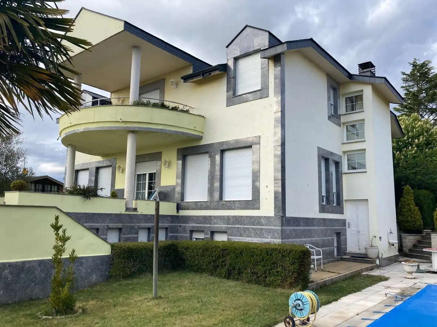 Vista exterior de Casa o chalet en venta en Valdefresno con Calefacción, Jardín privado y Terraza