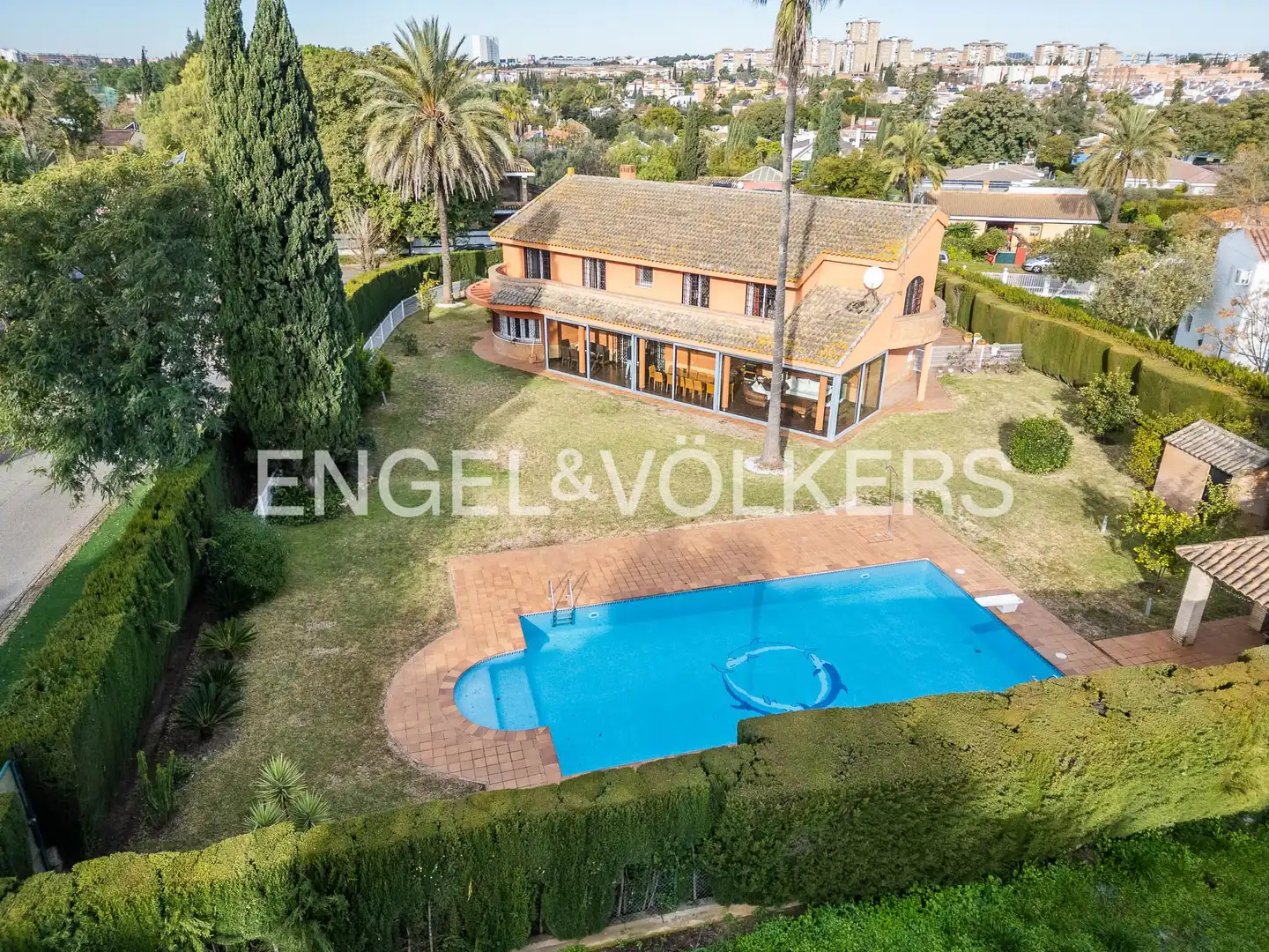 Vista exterior de Casa o chalet en venta en Mairena del Aljarafe con Aire acondicionado, Calefacción y Jardín privado