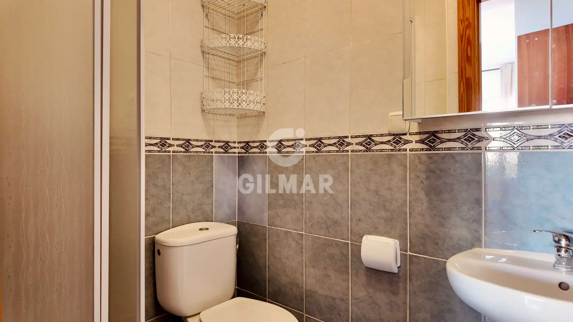 Baño de Piso en venta en Fuengirola con Calefacción y Balcón