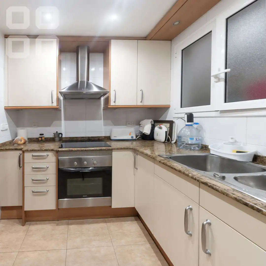 Cocina de Piso en venta en Barcelona con Aire acondicionado, Calefacción y Amueblado