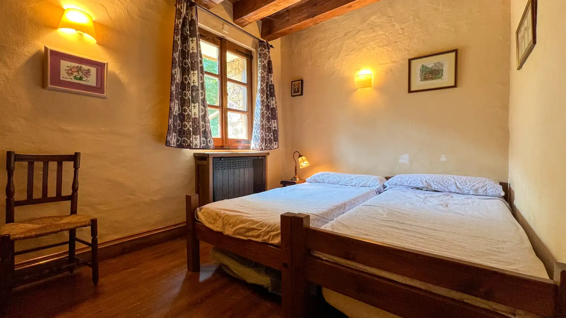 Dormitori de Casa o xalet en venda en Benasque amb Calefacció, Jardí privat i Parquet