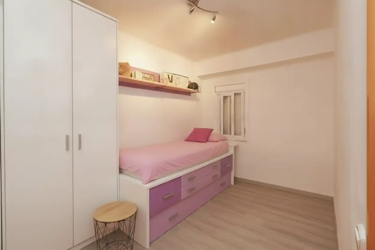 Habitación de Piso en venta en L'Hospitalet de Llobregat con Calefacción y Balcón