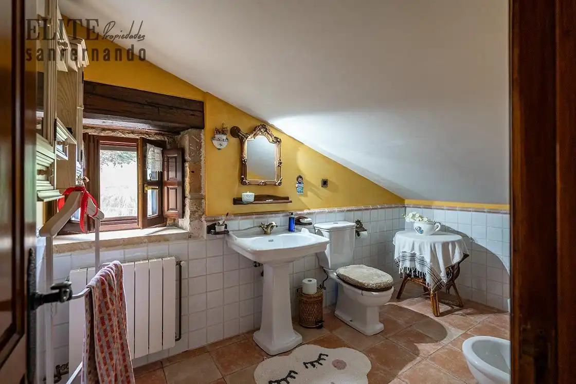 Baño de Casa o chalet en venta en Santa María de Cayón con Calefacción, Jardín privado y Terraza